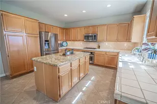 28076 Bridlewood, Castaic, CA 91384 - Photo 9
