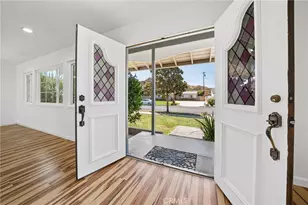 22369 Espuella, Saugus, CA 91350 - Photo 5