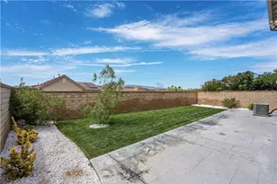 22604 Dragonfly Ct, Saugus, CA 91350 - Photo 29