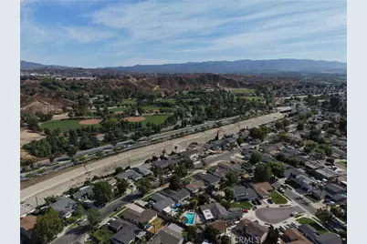 27340 Arriola Avenue, Saugus, CA 91350 - Photo 39
