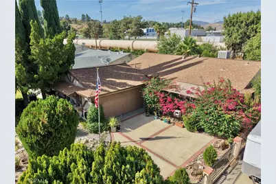 27340 Arriola Avenue, Saugus, CA 91350 - Photo 3