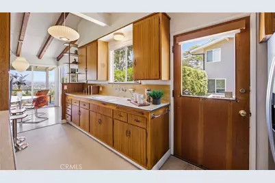 14325 Millbrook Drive, Sherman Oaks, CA 91423 - Photo 9