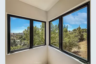 5130 Medina, Woodland Hills, CA 91364 - Photo 25