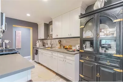 10254 Floralita Avenue, Sunland, CA 91040 - Photo 11