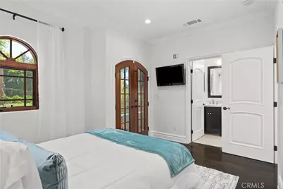 15014 Valleyheart, Sherman Oaks, CA 91403 - Photo 35
