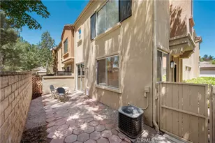 26939 Hillsborough Pkwy, Valencia, CA 91354 - Photo 23