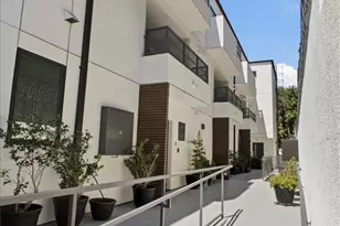 829 N Martel, Los Angeles, CA 90046 - Photo 17