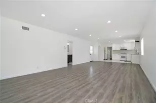 22602 Victory Blvd, Woodland Hills, CA 91367 - Photo 9