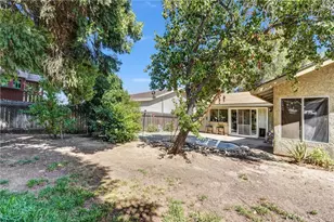 24389 La Glorita, Newhall, CA 91321 - Photo 25