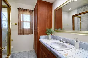 22548 Waterbury St, Woodland Hills, CA 91364 - Photo 31