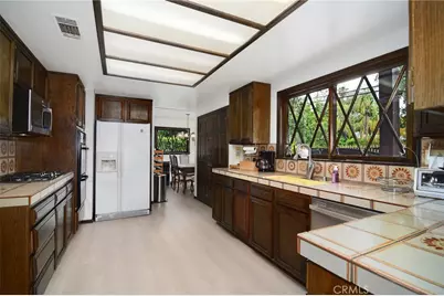 5515 Shirley Avenue, Tarzana, CA 91356 - Photo 9