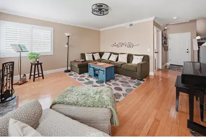 28828 Loretta Lane, Canyon Country, CA 91387 - Photo 3