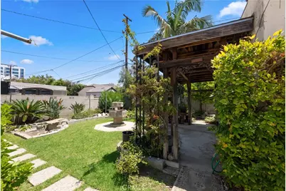208 S Carson, Beverly Hills, CA 90211 - Photo 33
