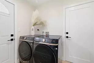 7875 Bellaire Ave, North Hollywood, CA 91605 - Photo 19
