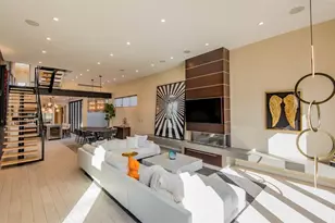 708 Hampton Dr, Venice, CA 90291 - Photo 3