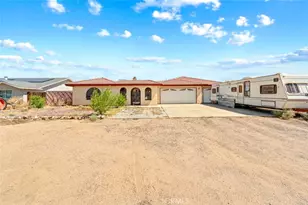9121 Grove Ave, California City, CA 93505 - Photo 5