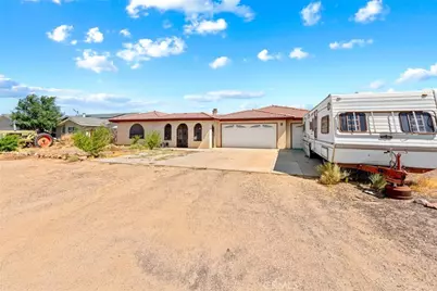 9121 Grove Avenue, California City, CA 93505 - Photo 3