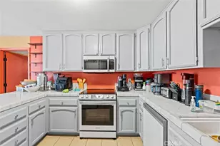 9121 Grove Ave, California City, CA 93505 - Photo 19