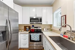 27612 Susan Beth Way, Saugus, CA 91350 - Photo 11