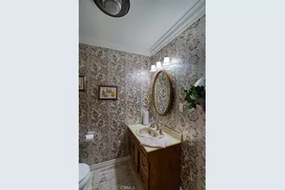 8315 Canterbury Avenue, Los Angeles, CA 91352 - Photo 33