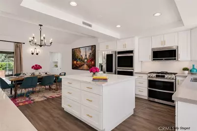 22388 Algunas Road, Woodland Hills, CA 91364 - Photo 15