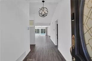 22388 Algunas Rd, Woodland Hills, CA 91364 - Photo 3