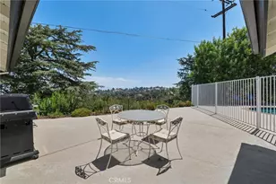 22388 Algunas Rd, Woodland Hills, CA 91364 - Photo 37