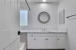 22388 Algunas Rd, Woodland Hills, CA 91364 - Photo 29