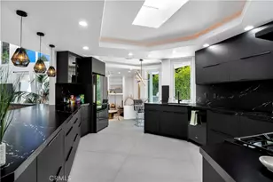 19246 Rosita St, Tarzana, CA 91356 - Photo 9