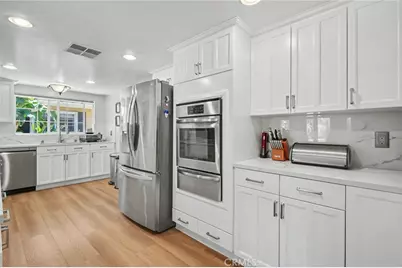 5706 Comanche, Woodland Hills, CA 91367 - Photo 15