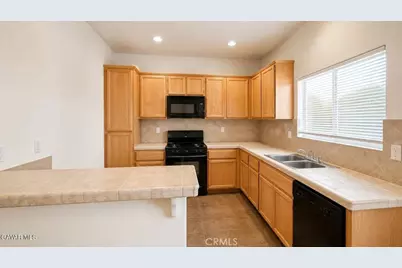 43737 Raysack, Lancaster, CA 93535 - Photo 5