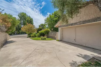 25557 Alesna, Valencia, CA 91355 - Photo 3