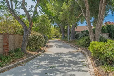 25557 Alesna, Valencia, CA 91355 - Photo 35