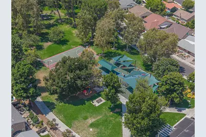 25557 Alesna, Valencia, CA 91355 - Photo 43
