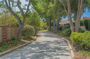 25557 Alesna, Valencia, CA 91355 - Photo 35