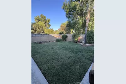 25557 Alesna, Valencia, CA 91355 - Photo 3
