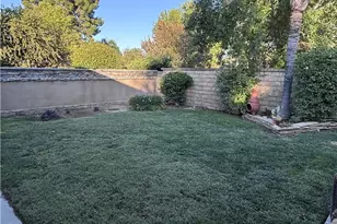 25557 Alesna, Valencia, CA 91355 - Photo 3