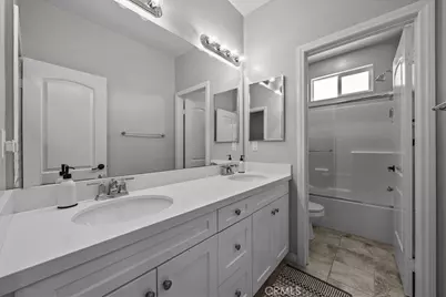 28200 Nield Court, Saugus, CA 91350 - Photo 35