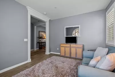 28200 Nield Court, Saugus, CA 91350 - Photo 5