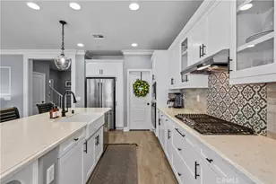 28200 Nield Ct, Saugus, CA 91350 - Photo 9