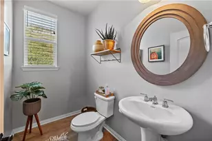 28200 Nield Ct, Saugus, CA 91350 - Photo 21