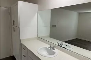 7055 Etiwanda Ave, Reseda, CA 91335 - Photo 13