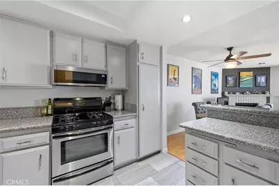 15607 Crestview #85, Los Angeles, CA 91344 - Photo 9