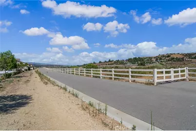 17016 Zion, Canyon Country, CA 91387 - Photo 27