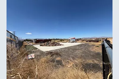 37000 90th Street, Sun Village, CA 93543 - Photo 7