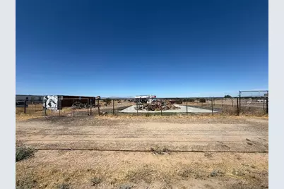 37000 90th Street, Sun Village, CA 93543 - Photo 3
