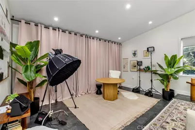 11645 Woodbridge Street, Studio City, CA 91604 - Photo 27