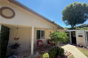 26857 Ave Of The Oaks, Newhall, CA 91321 - Photo 3