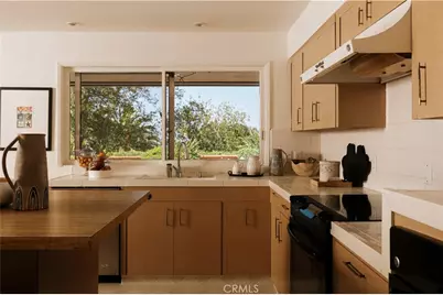 16347 Mandalay Drive, Encino, CA 91436 - Photo 15