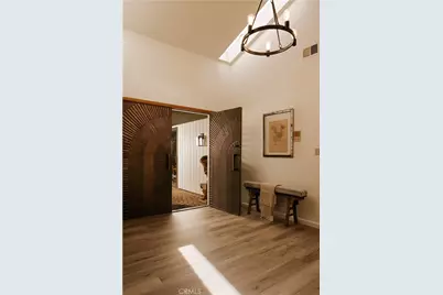 16347 Mandalay Drive, Encino, CA 91436 - Photo 3